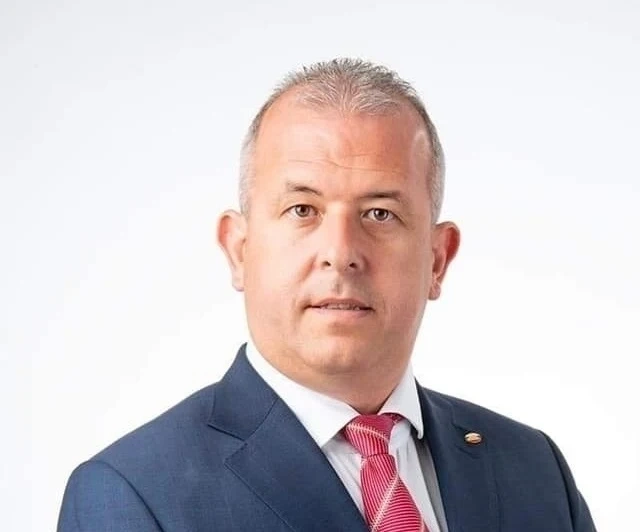 Йордан Младенов остава на кметския стол в община Пещера