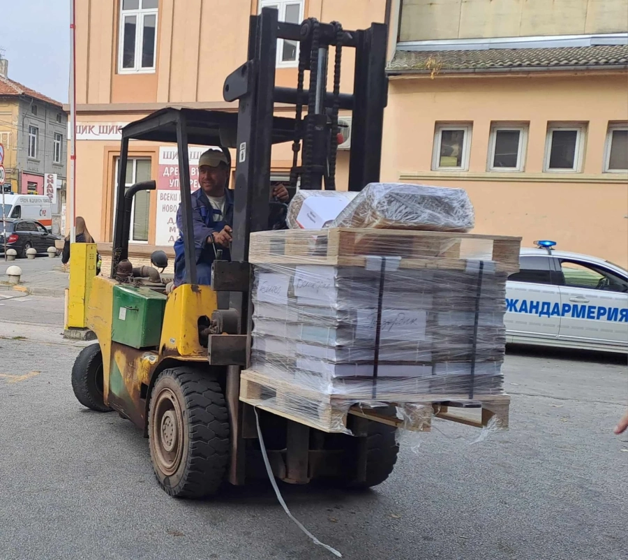 Над 160 000 бюлетини за втори тур на местните избори бяха доставени днес