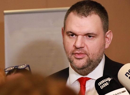 В цялата страна структурите на ДПС издигат Делян Пеевски за лидер на партията