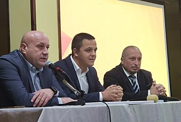 Световният рекордьор по плуване Цанко Цанков гостува на Панагюрище