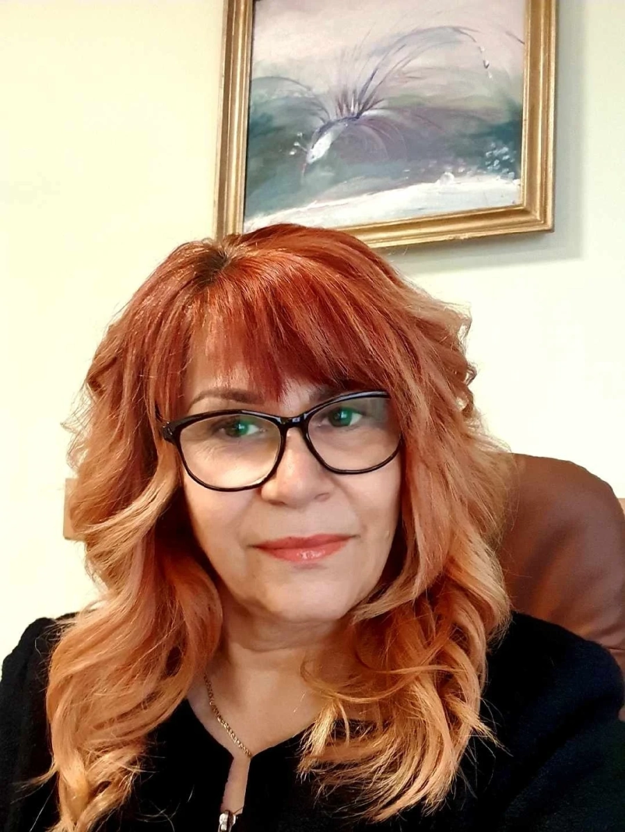 А-ха да “ужилят“ сметката на Общината! Хакнаха профила на шефката на общинска дирекция - тя реагира бързо