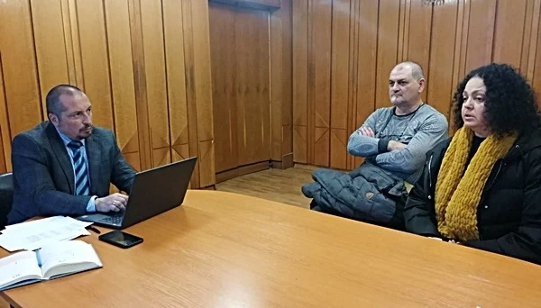 Незаконно застрояване, осветлението на гробищния парк и други проблеми обсъждат в приемните дни на кмета на Панагюрище