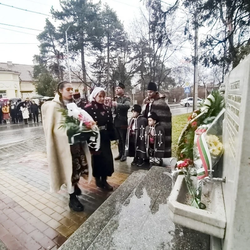 С почетни караули, зари и концерти отбелязваме годишнината от Освобождението тази година