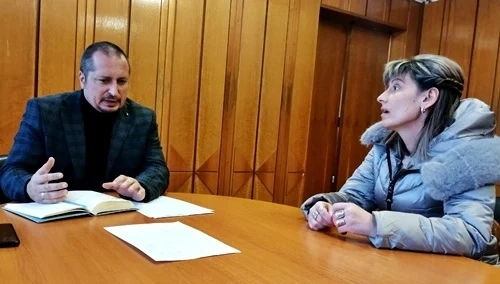 За проблеми с пътната инфраструктура, маркировката и паркирането в централната част сигнализират граждани