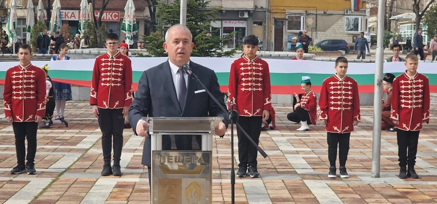 В Пещера почетоха загиналите за Освобождението пред паметника на капитан Сафонов