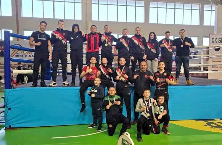 На държавното по кикбокс “Спартак Пазарджик“ спечели 4 златни, 1 сребърен и 6 бронзови медали
