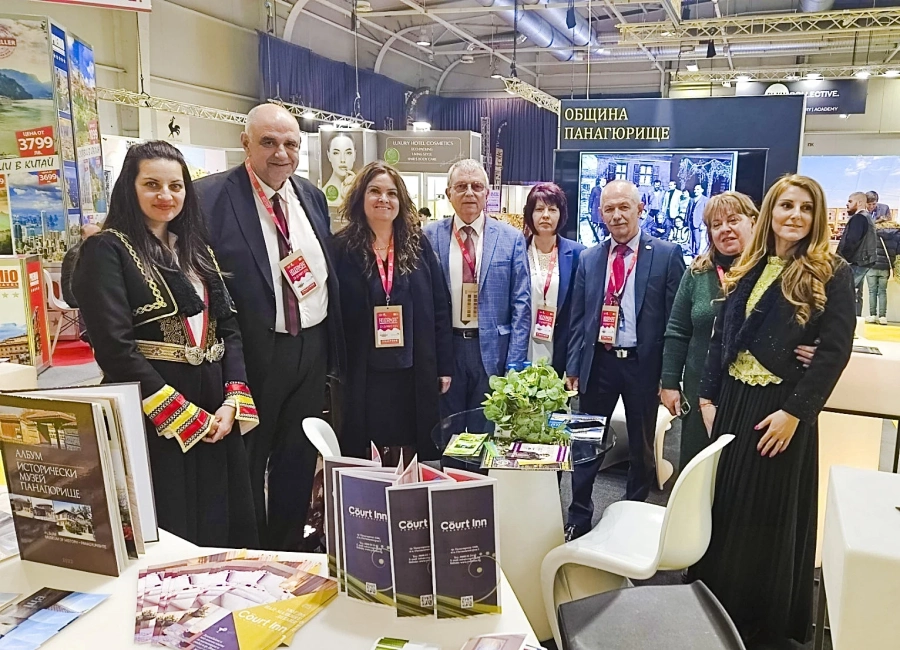 С богат щанд, кулинария и кукери Панагюрище впечатли гости от 13 държави на туристическото изложение ВАКАНЦИЯ & СПА