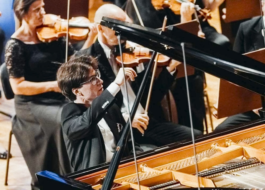 Пианистът Георги Василев:  Започнах с едно детско пиано и с „Одата на радостта“