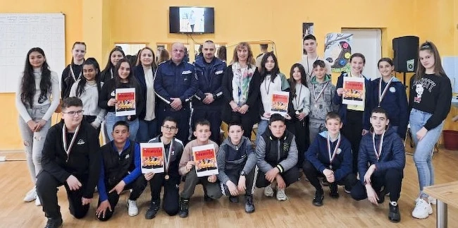 За втора поредна година училище спечели викторината „Да запазим децата на пътя”