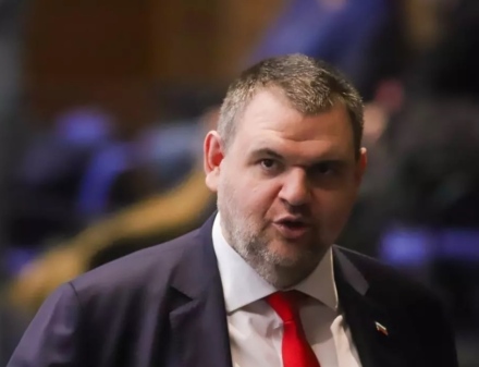 Делян Пеевски: Президентът трябва веднага да подпише указа за смяна на външния министър