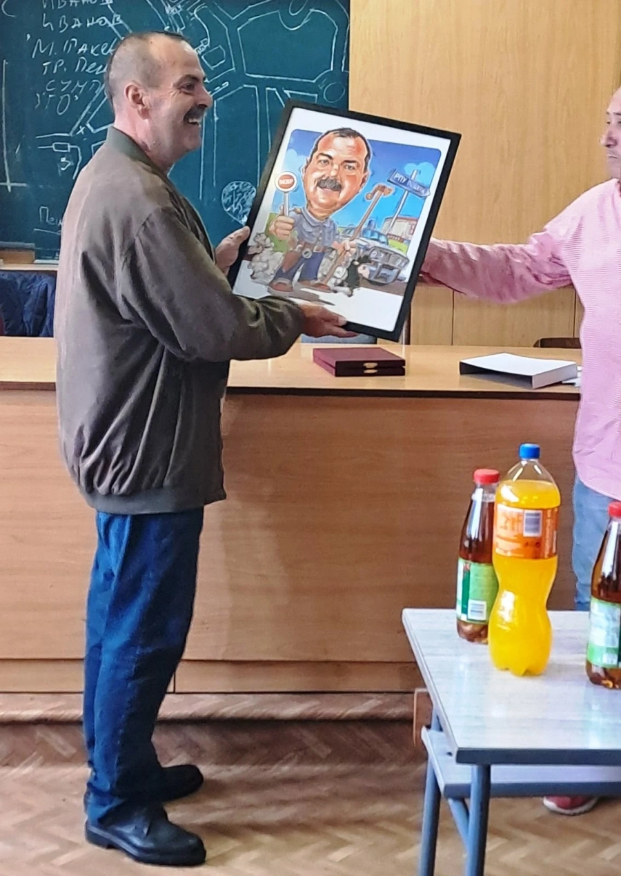 Дългогодишен служител на РУ-Пещера се пенсионира