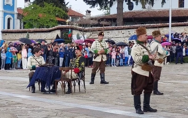 Възстановката „Мъжество и саможертва - Панагюрище 1876“ утре, вечерта концерт с Марги Хранова