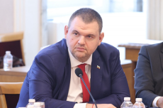 Делян Пеевски: Министърът на икономиката да опази от умишлен фалит “Ел Би Булгарикум“, а държавата да откликне на протеста на работещите - най-важният капитал са хората!