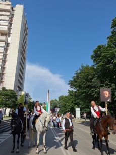 Мащабно шествие обедини пазарджиклии в Деня на Ботев /СНИМКИ и ВИДЕО/