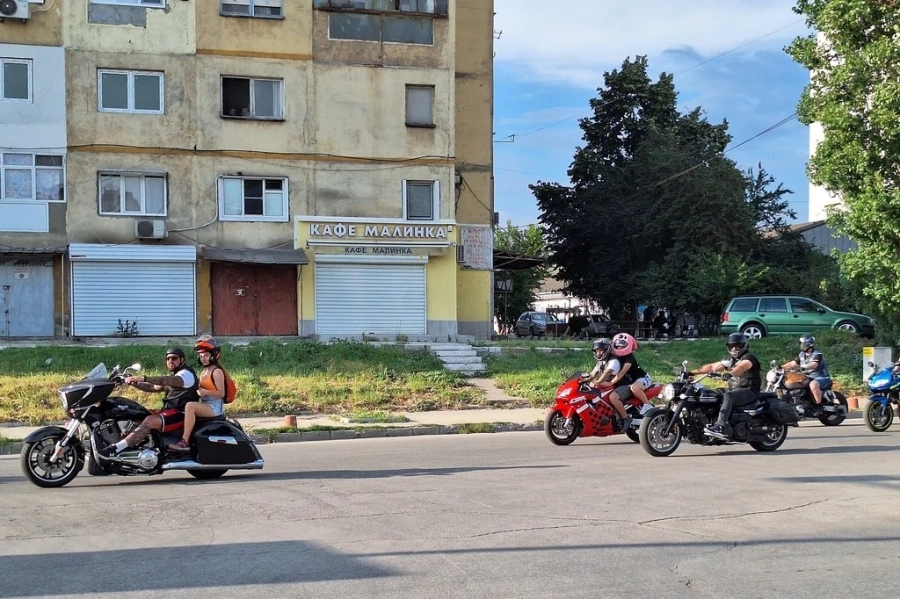 В 11:00 часа започва благотворителния концерт, организиран от съпругата на загиналия полицай Иван Тасев
