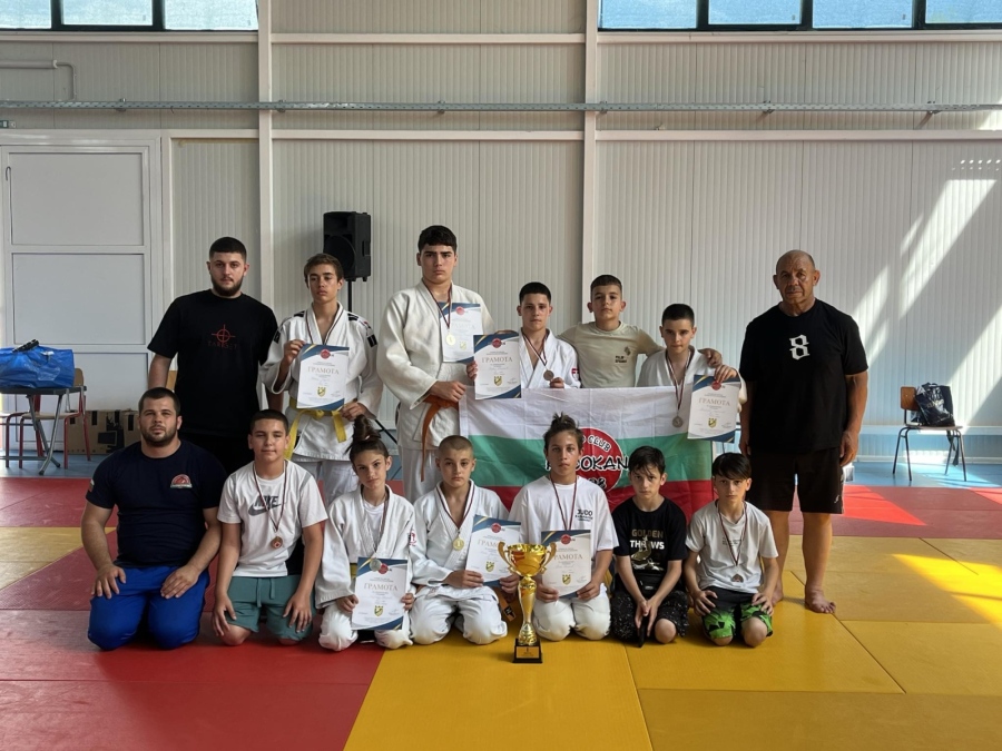 Джудистите на “Кодокан“ спечелиха домакинския турнир в Пазарджик