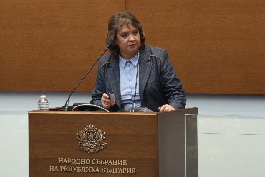 Най-после! Доц. Наталия Киселова е новият председател на 51-ото НС