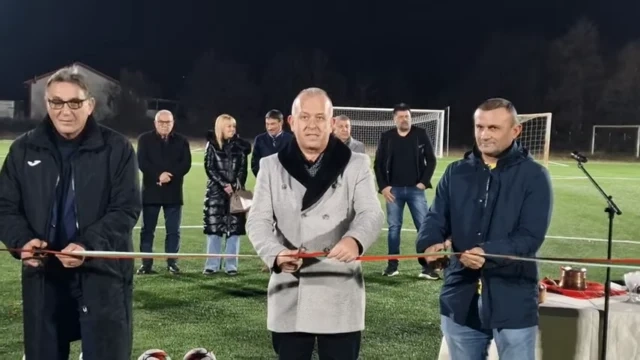 Футболното игрище в Пещера – с модерно осветление