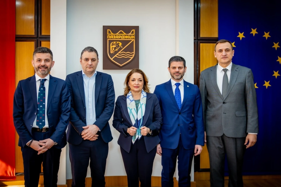 Италианският посланик и бизнесмени от Апенините на среща с местната власт
