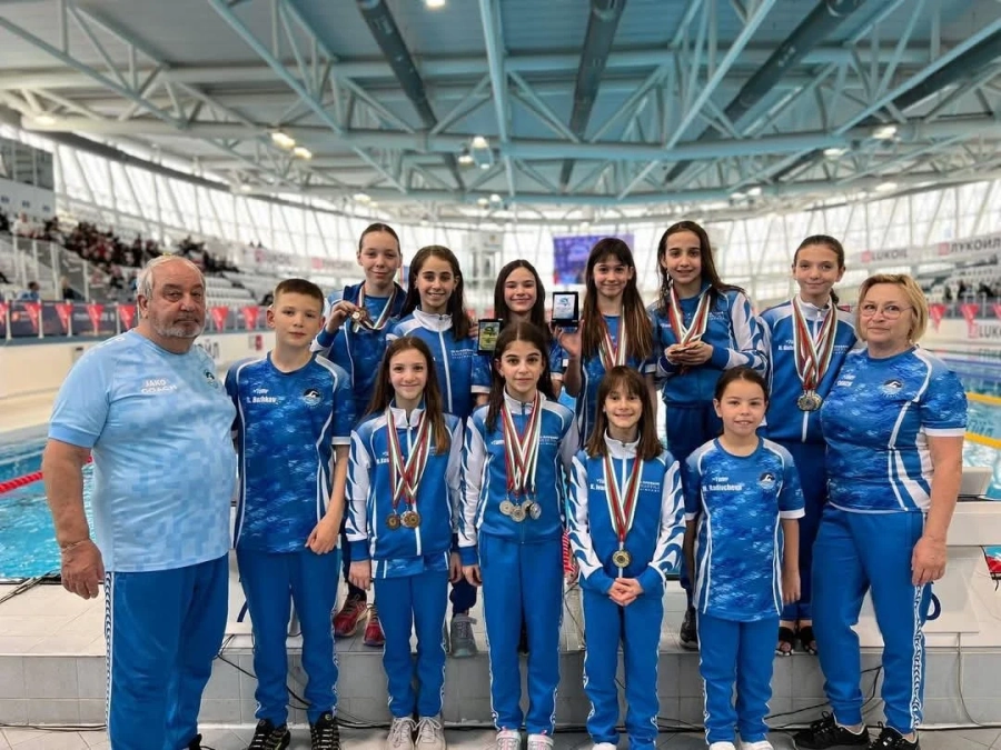 Плувците на “Каменград“ с отлично представяне на Международен турнир  Shark Kids Cup