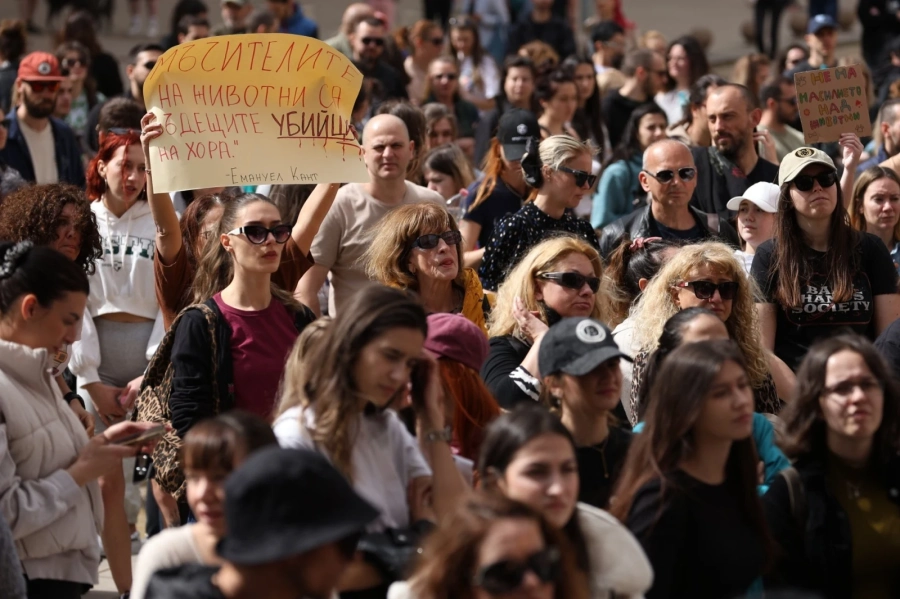 Организаторите на утрешния протест: Не е нужно да обичаш животните, за да не ги убиваш, а животът не струва нито 50, нито 100 000 евро!