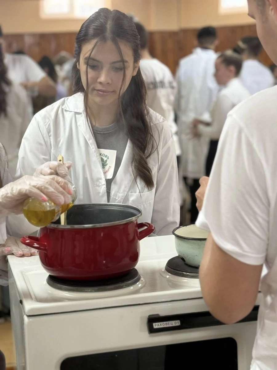 Деветокласници представиха свои био козметични продукти от народната медицина
