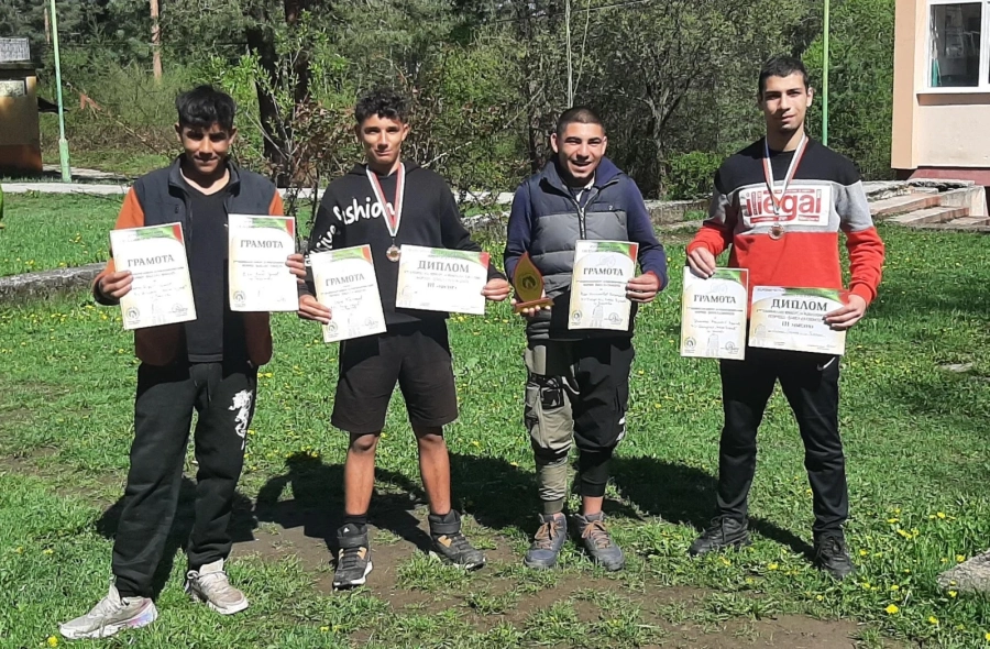 Момчетата от ВУИ-Ракитово с два бронзови медала от Националния конкурс “Оборище – факел на свободата“