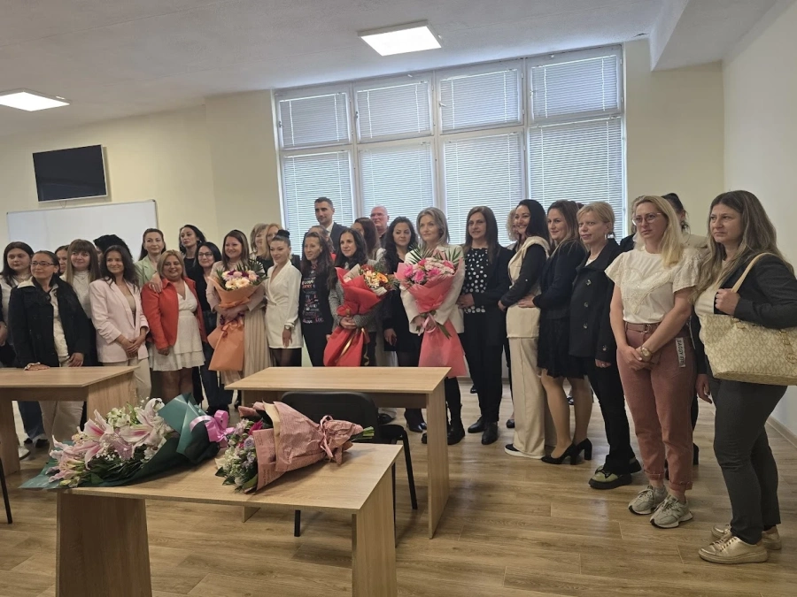 Изпращаме първия випуск медицински сестри в Пазарджик