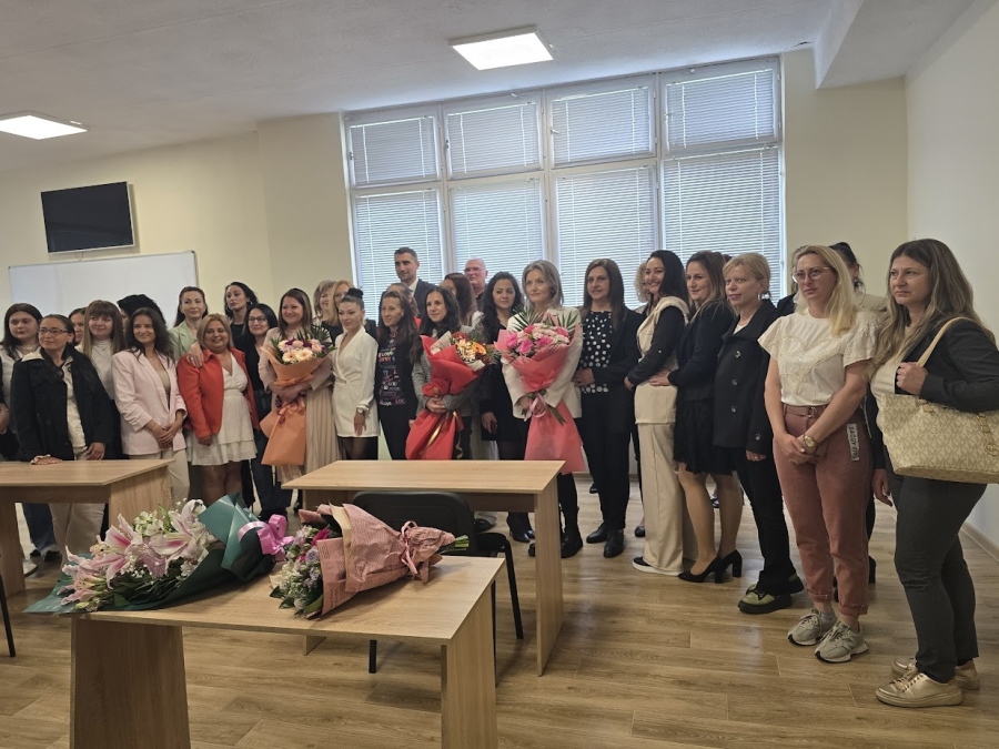 Изпращаме първия випуск медицински сестри в Пазарджик