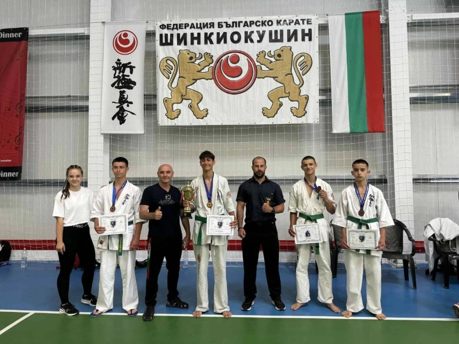 Каратеките на “Торнадо“ с 3 златни, 6 сребърни и 6 бронзови медала от международния турнир Купа “Черно море“ /ВИДЕО/