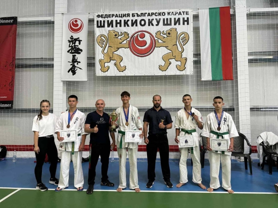 Каратеките на “Торнадо“ с 3 златни, 6 сребърни и 6 бронзови медала от международния турнир Купа “Черно море“ /ВИДЕО/