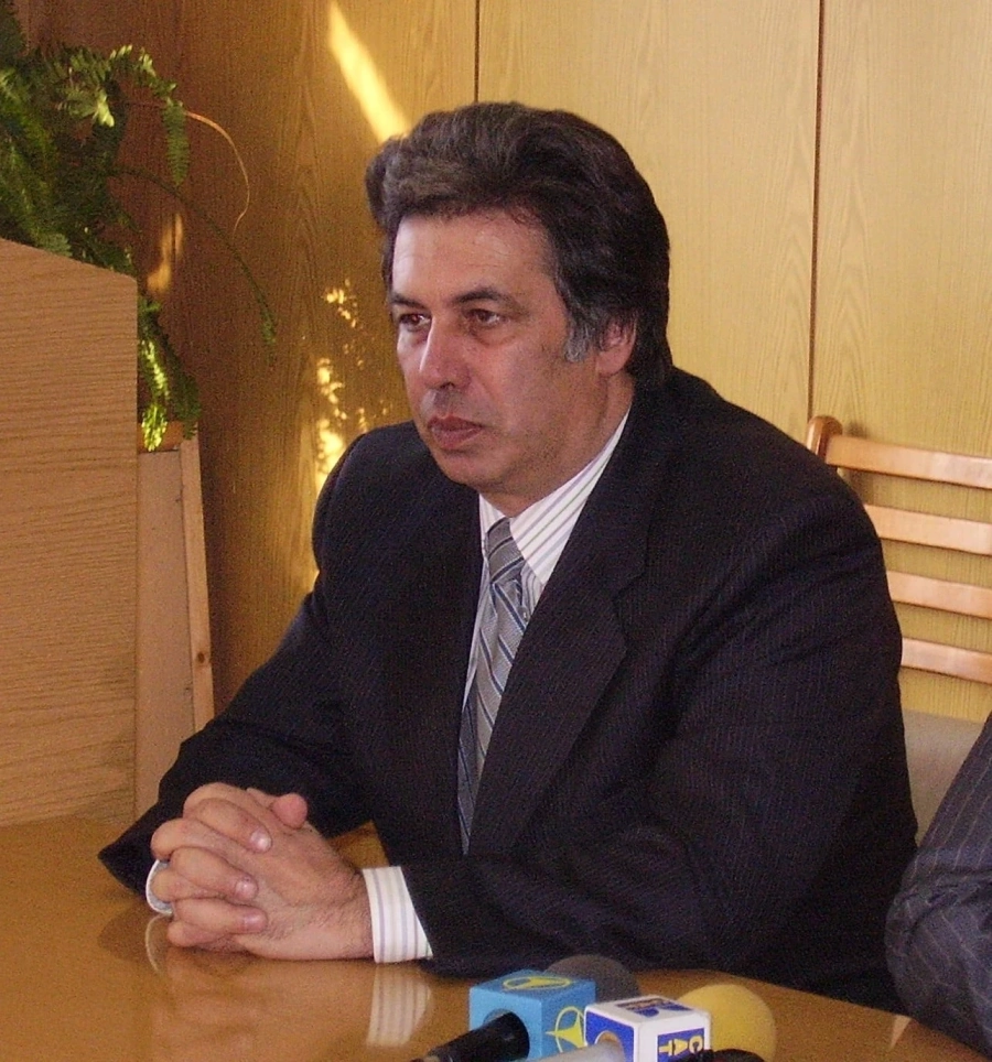 Жоро Стоицев днес е рожденик, колегите му го поздравиха