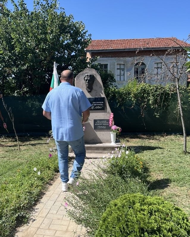 И в Лесичово се поклониха пред паметта на Апостола
