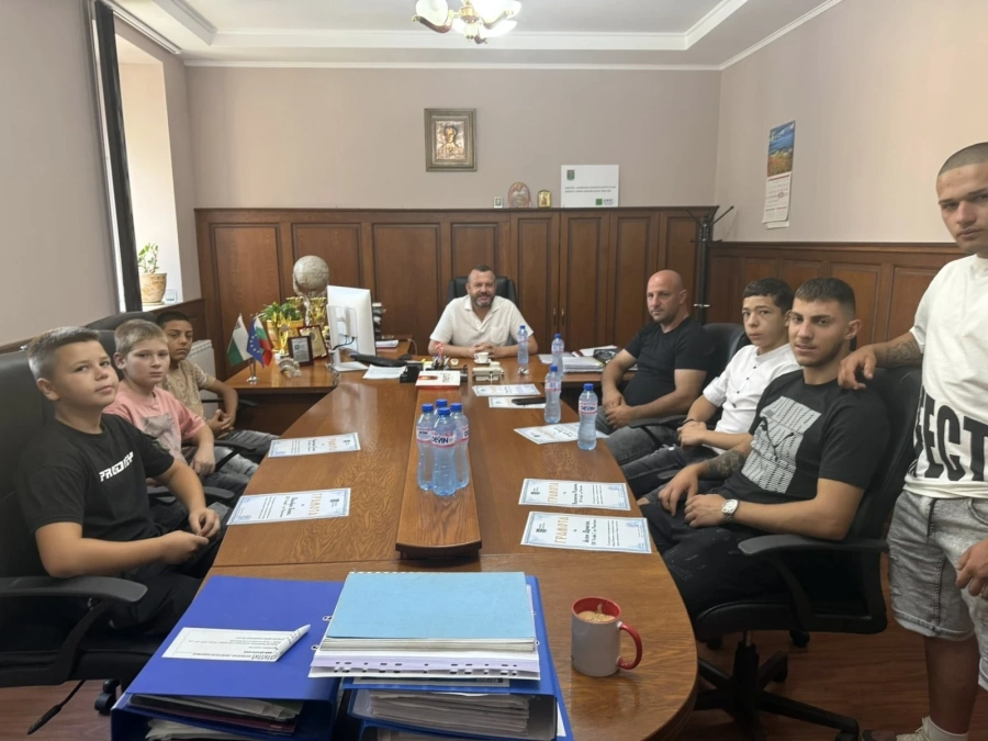 Децата от СК „Алфа“ получиха грамоти от кмета на Ракитово