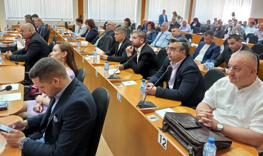 Днес е извънредната сесия на новия стар Общински съвет в Пазарджик