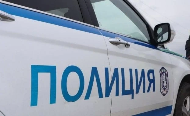 Двама блъснаха, а след това ритаха и биха 18-годишен в Ковачево