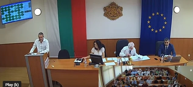 Общинските съветници не си намалиха заплатите