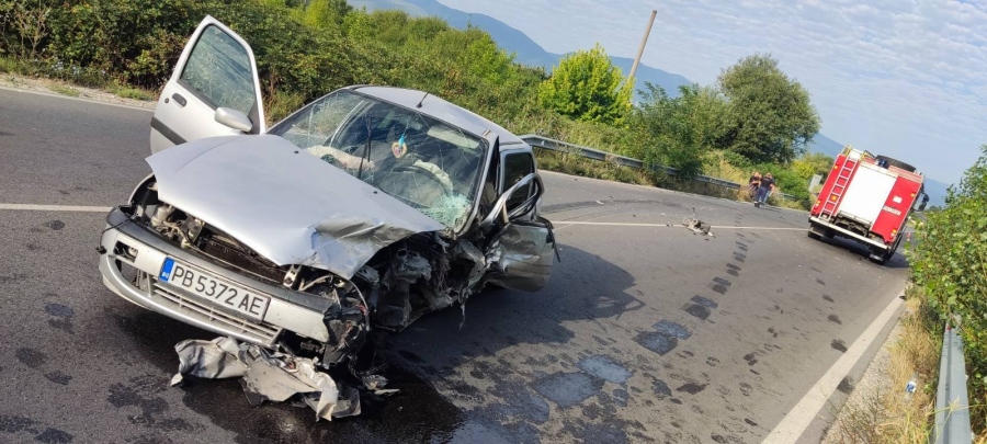 Мъж загина в катастрофа между Звъничево и Ковачево тази сутрин, пътят временно е затворен /АКТУАЛИЗИРАНА/