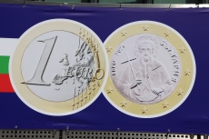 НОИ информира пенсионерите в Пазарджик за еврото