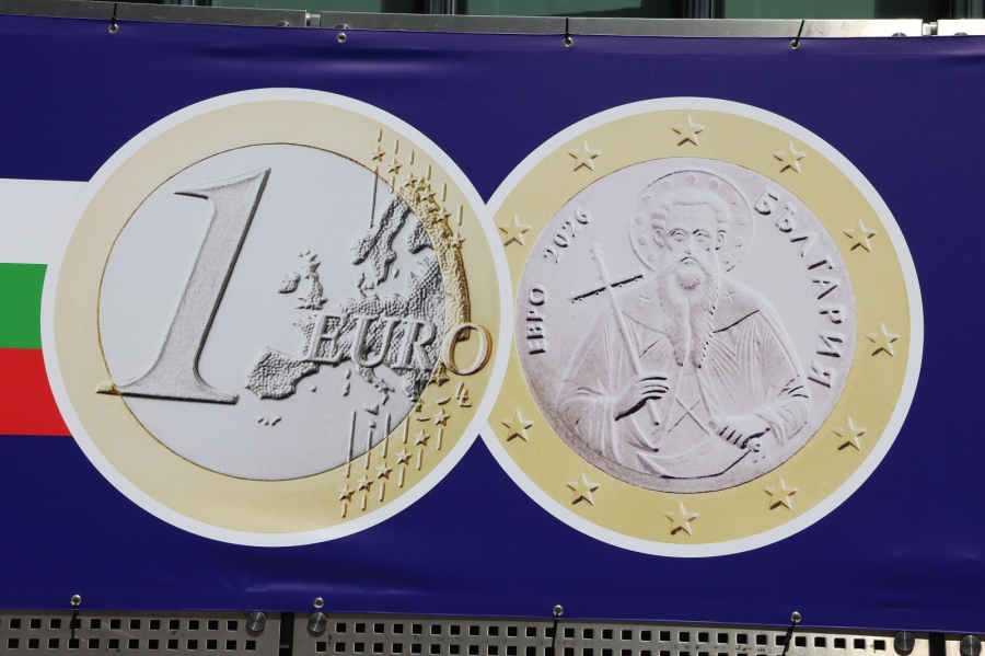 НОИ информира пенсионерите в Пазарджик за еврото