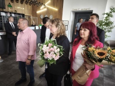 Доц. Наталия Киселова се срещна в Панагюрище с над 90 българчета от Молдова, Петя Цанкова я придружи