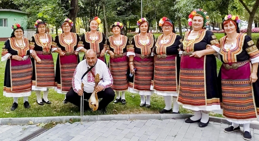 „Вдовици-певици” с равносметка в стихове