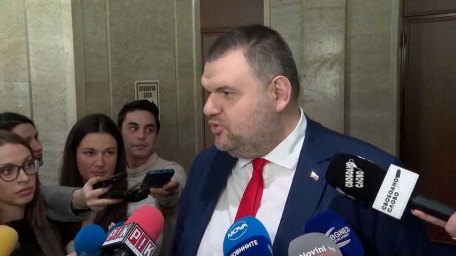 Пеевски: ПП-ДБ правят само бели, а татко Бойко ги спасява