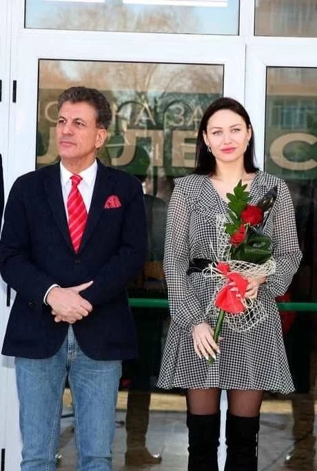 Ренета Камберова заменя Тодор Попов в Общинския съвет на Пазарджик, адвокат Хари Харалампиев се прояви като кавалер