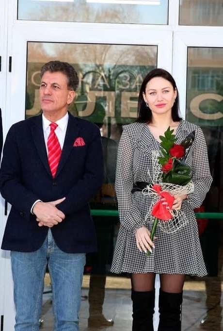 Ренета Камберова заменя Тодор Попов в Общинския съвет на Пазарджик, адвокат Хари Харалампиев се прояви като кавалер