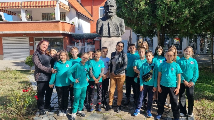 В Пазарджик: Необичаен урок по памет за хаджи Найден Йованович е част от Седмицата на народните будители в СУ “Д-р Петър Берон“.