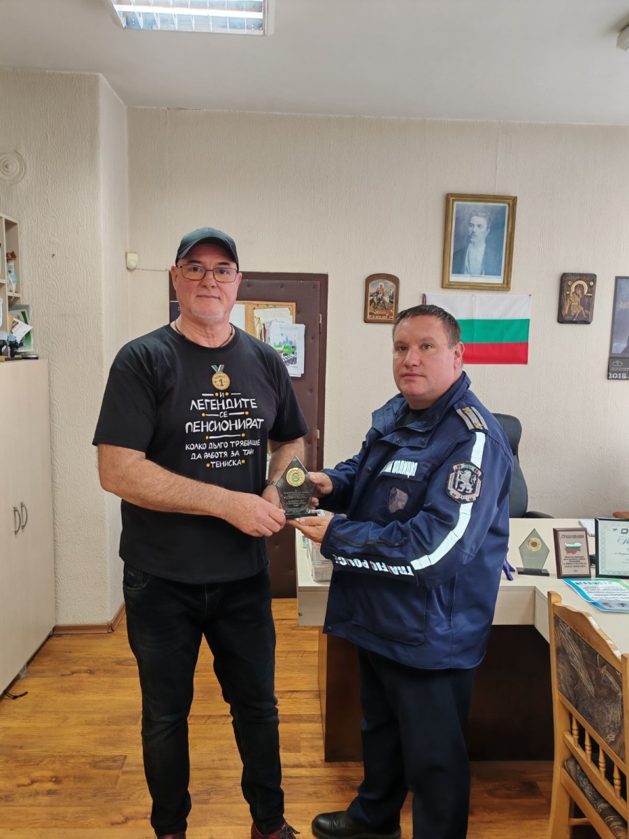 Емблематичен пътен полицай излиза в пенсия