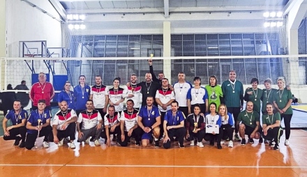 Учители и общински служители премериха сили в Костандово