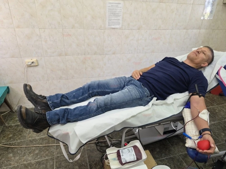 Директорът на Спортното училище в Пазарджик даде пример като кръводарител в благотворителната кампания „Усмихни сърце“