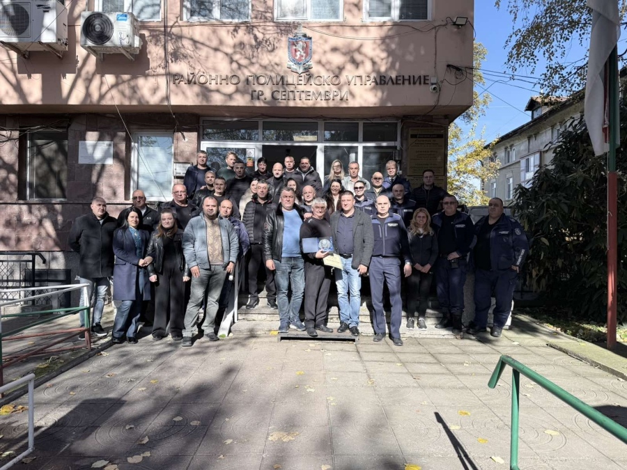 И полицай Йордан Бръндев от Септември излиза в пенсия след 30 години служба